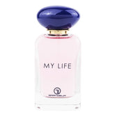 Roze parfumfles met blauwe dop van Eau de Parfum My Life, grandeur elite